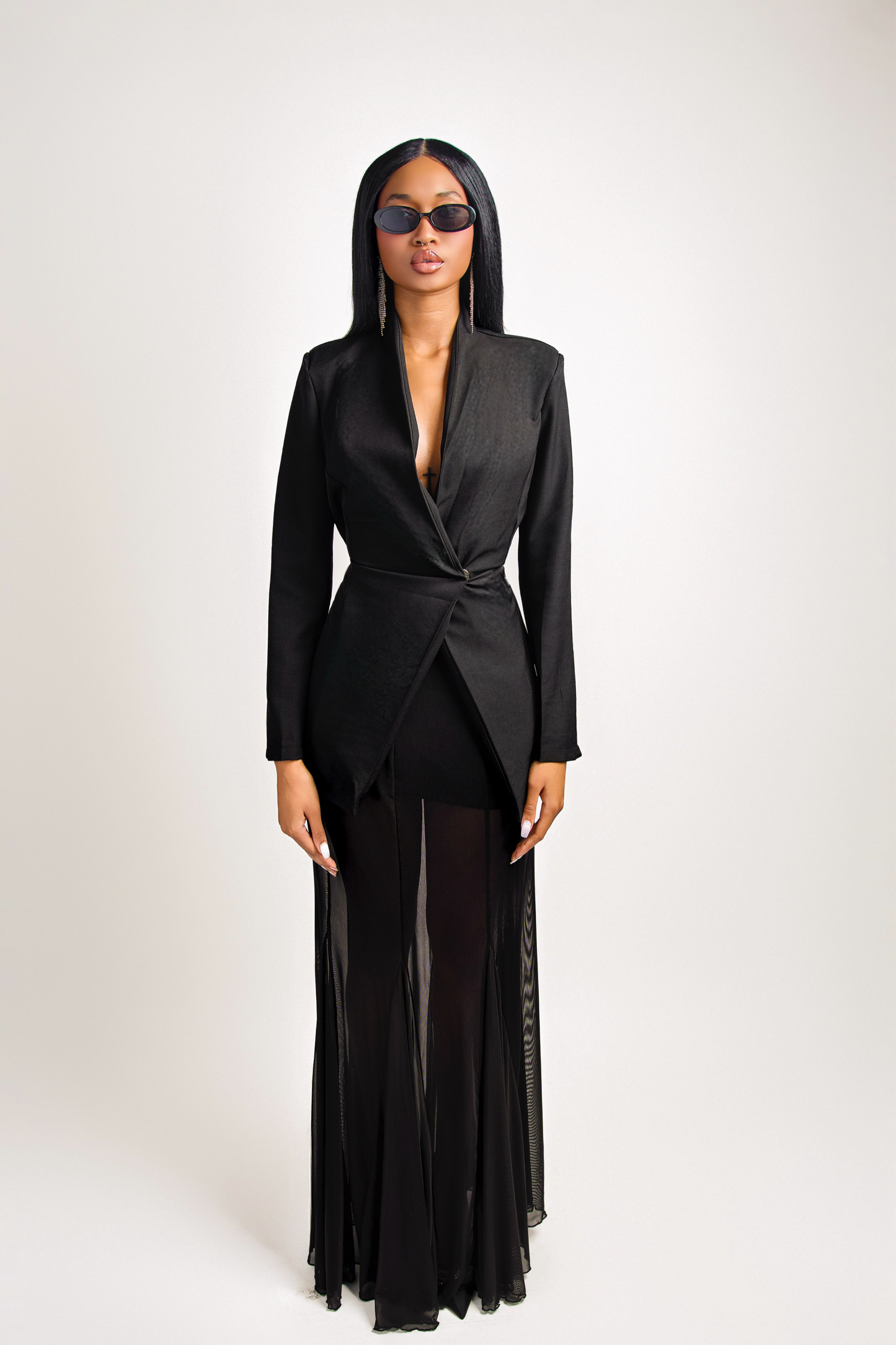 FORMA — Black V-Neck Single Blazer